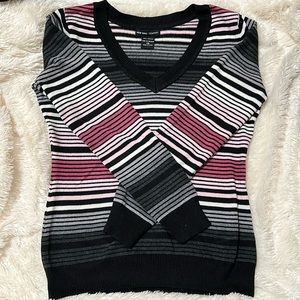 New York & Company Light Acrylic Striped Sweater (GUC)